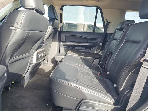 Used 2024 Ford Expedition XLT image 13