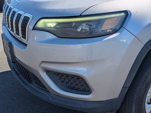 Used 2020 Jeep Cherokee Latitude AWD/4WD image 11