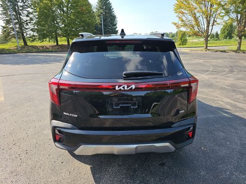 Used 2024 Kia Seltos S AWD/4WD image 5