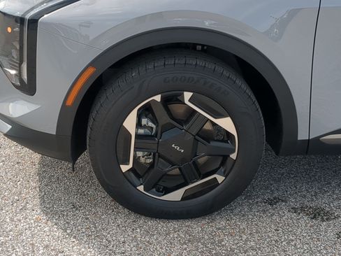 New 2026 Kia Sportage S AWD/4WD image 10