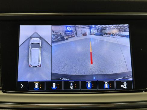 Used 2020 Buick Enclave Avenir w/ Avenir Technology Package FWD image 11
