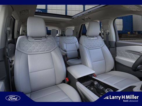 New 2026 Ford Explorer Platinum image 10