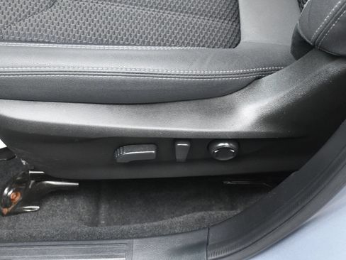 Used 2019 Subaru Forester Premium AWD/4WD image 16
