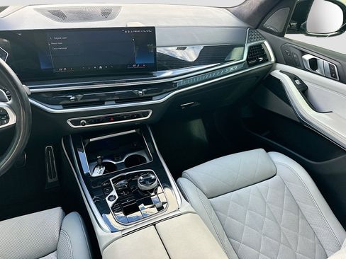 Used 2024 BMW X7 xDrive40i w/ Executive Package image 24