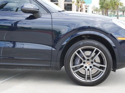 Used 2022 Porsche Cayenne Platinum Edition AWD/4WD image 9