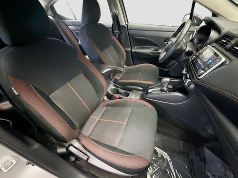 Used 2022 Nissan Versa SR image 15