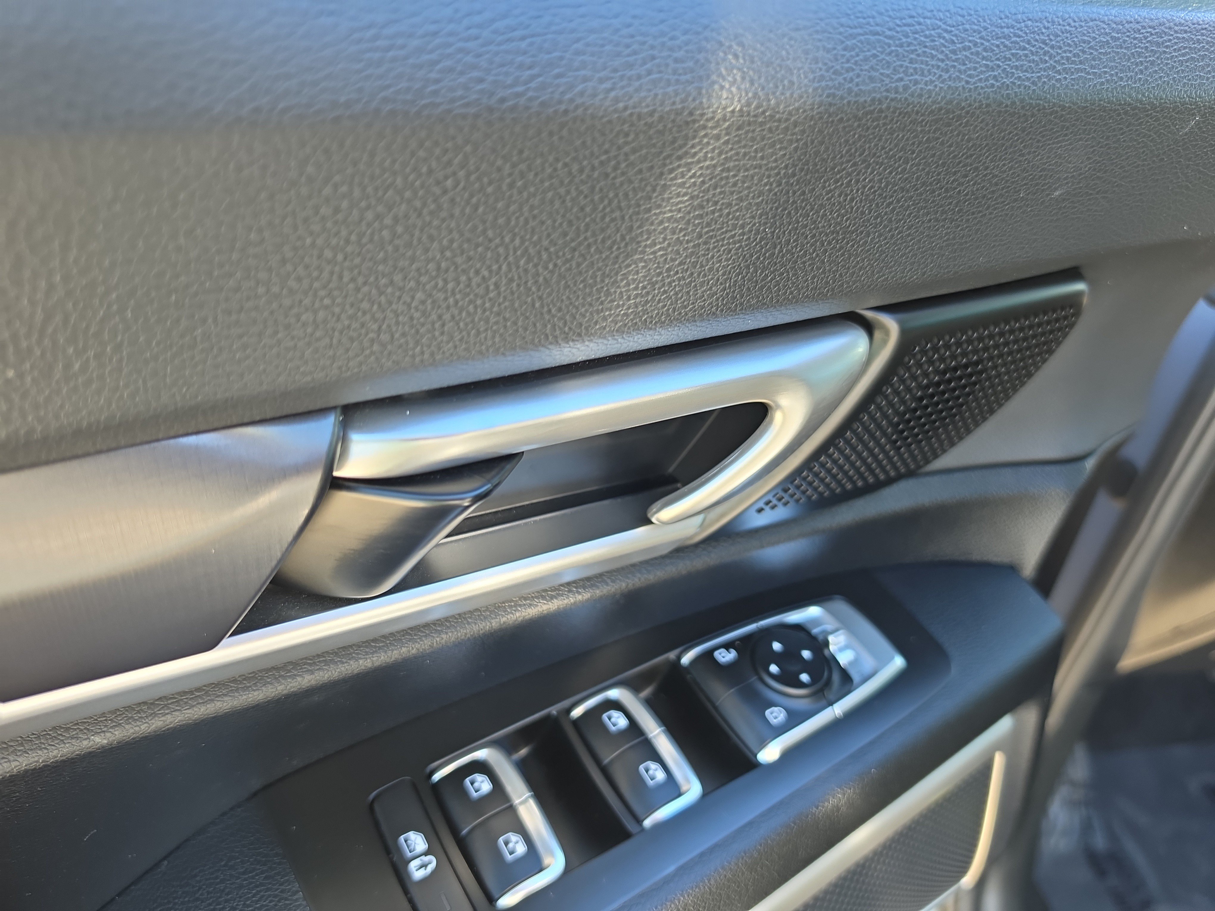 Certified 2023 Kia Telluride LX FWD image 18
