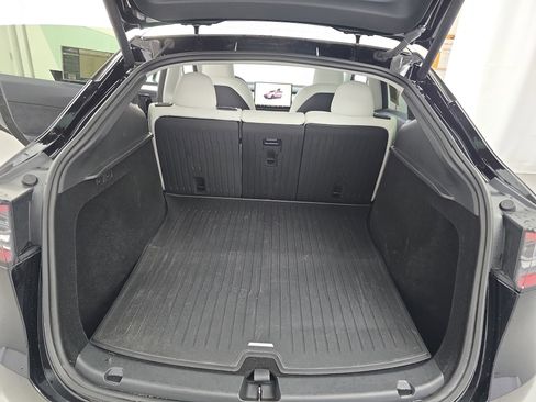 Used 2023 Tesla Model Y Long Range image 12