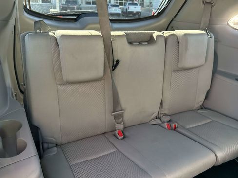 Used 2018 Toyota Highlander LE image 16