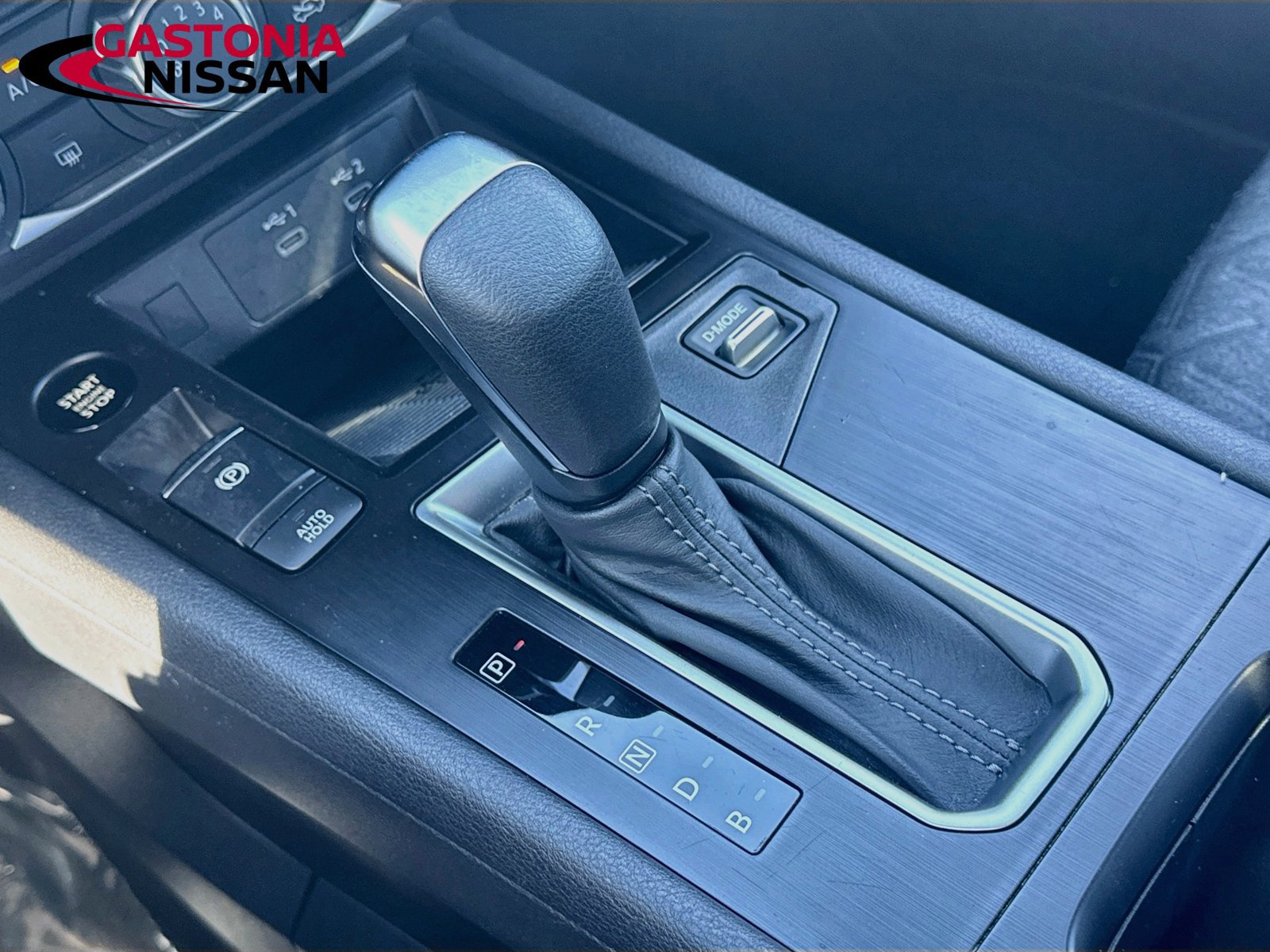 Used 2025 Nissan Kicks SV FWD image 21