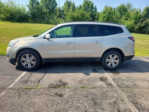 Used 2015 Chevrolet Traverse LT w/ Traveler's Package FWD image 5