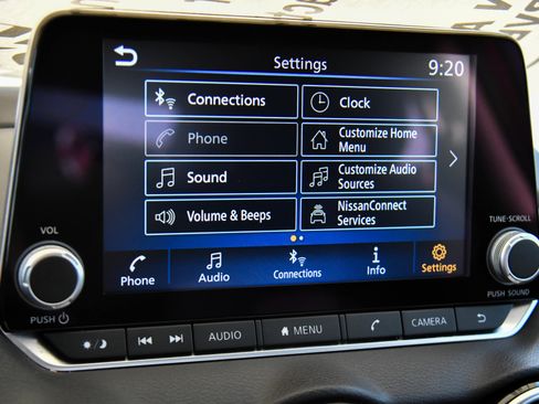 Used 2025 Nissan Sentra SV FWD image 18