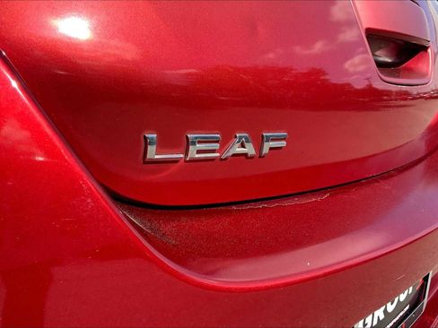 Used 2012 Nissan Leaf SV image 28