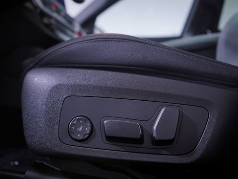 Used 2025 BMW X4 xDrive30i w/ Premium Package image 18