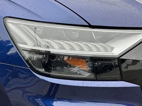 Used 2023 Audi SQ8 Prestige image 10