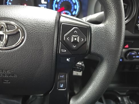Used 2022 Toyota Tacoma SR AWD/4WD image 20