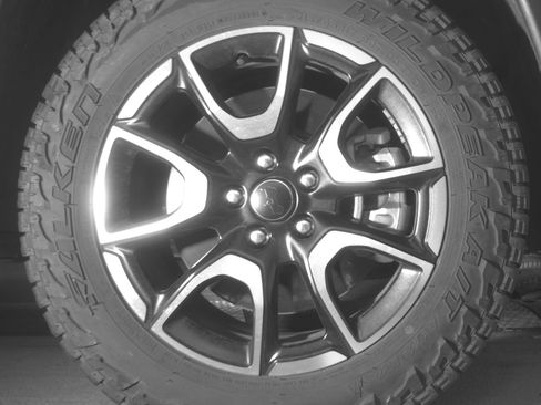 Used 2025 Jeep Compass Trailhawk AWD/4WD image 13
