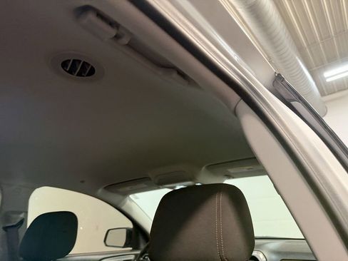 Used 2023 GMC Acadia AT4 image 17