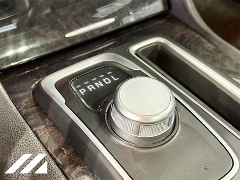 Used 2017 Chrysler 300 C image 19