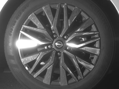 Used 2025 Nissan Altima 2.5 SV FWD image 13