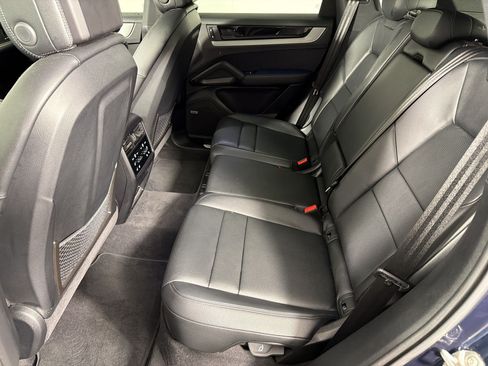 Certified 2024 Porsche Cayenne AWD/4WD image 24