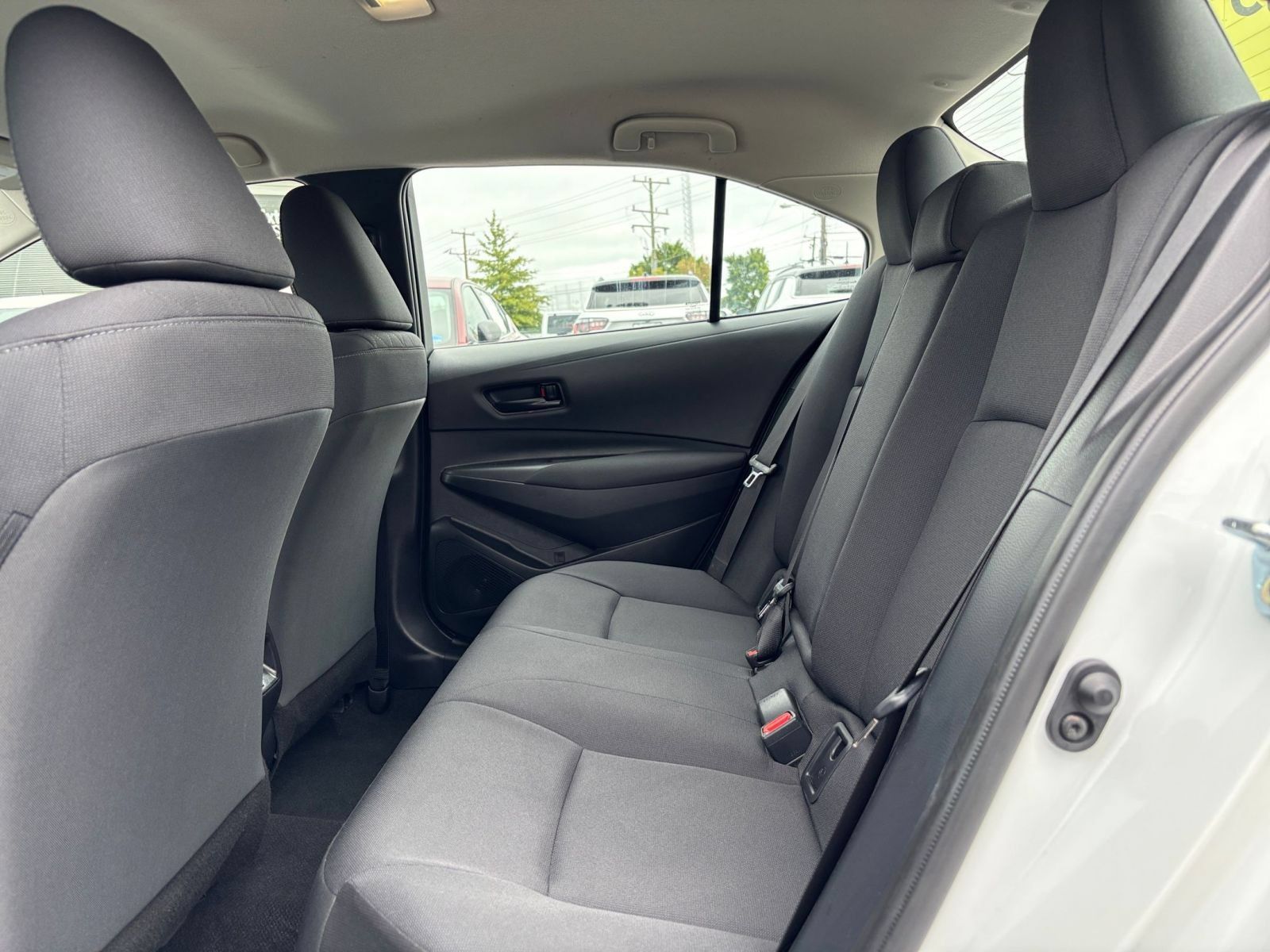 Used 2025 Toyota Corolla LE FWD image 22
