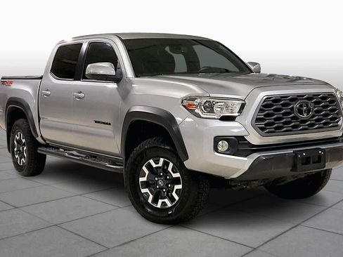 Used 2021 Toyota Tacoma TRD Off-Road image 2