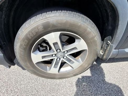 Used 2025 Honda Pilot EX-L image 3