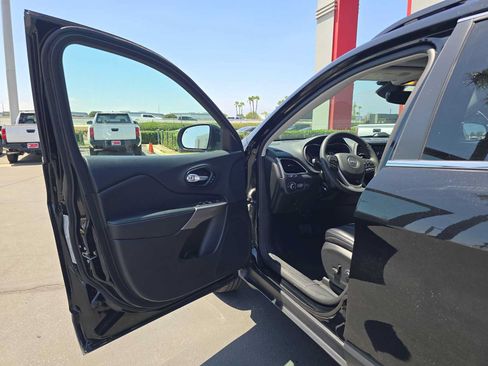 Used 2022 Jeep Cherokee Limited AWD/4WD image 21