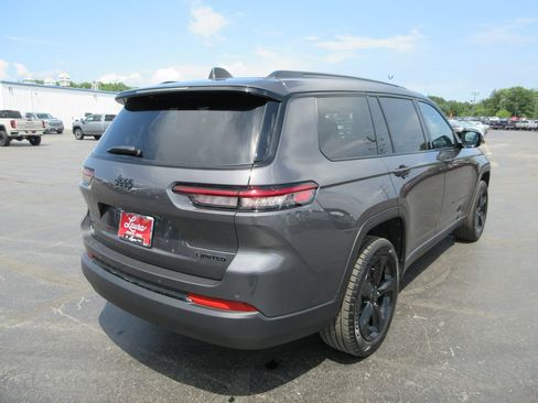Used 2025 Jeep Grand Cherokee L Limited w/ Black Appearance Package AWD/4WD image 6