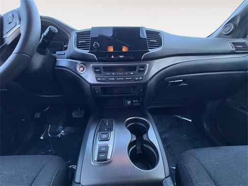 Used 2022 Honda Pilot Sport image 11