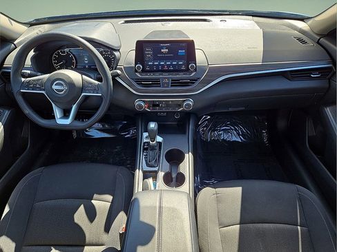 Used 2025 Nissan Altima 2.5 SV image 15