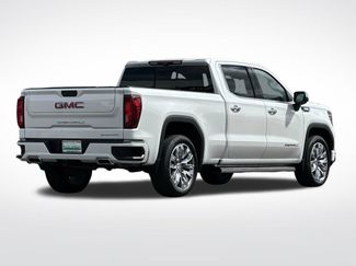 Used 2022 GMC Sierra 1500 Denali w/ Denali Reserve Package AWD/4WD video 3