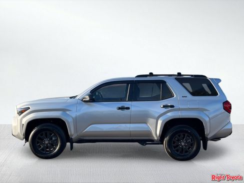 Certified 2025 Toyota 4Runner SR5 AWD/4WD image 4