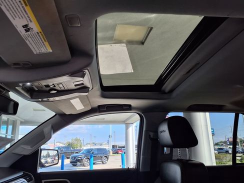 Used 2020 GMC Yukon Denali w/ Denali Premium Package RWD image 34