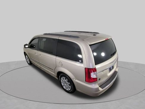 Used 2013 Chrysler Town & Country Touring FWD image 34