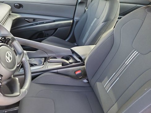 Used 2025 Hyundai Elantra Sport image 22