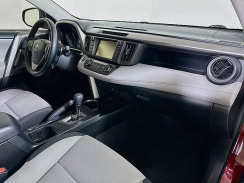 Used 2018 Toyota RAV4 XLE AWD/4WD image 31