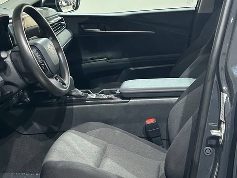 Used 2025 Toyota Camry LE FWD image 35