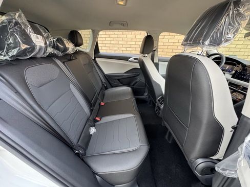 New 2026 Volkswagen Taos SE AWD/4WD image 10