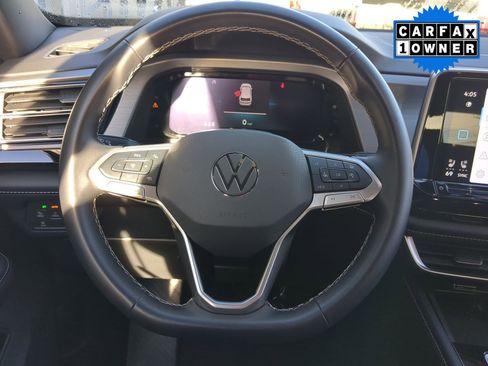 Used 2024 Volkswagen Atlas Cross Sport SE image 12