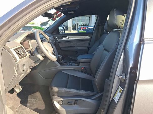 Used 2023 Volkswagen Atlas Cross Sport SE AWD/4WD image 14