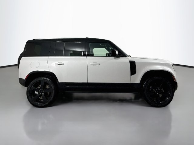 New 2026 Land Rover Defender 110 X-Dynamic SE AWD/4WD image 4