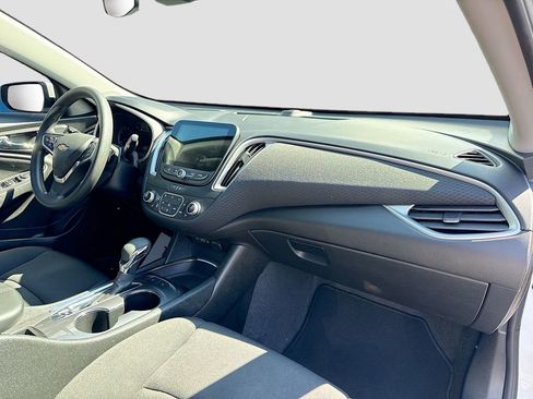 Used 2024 Chevrolet Malibu LT FWD image 28