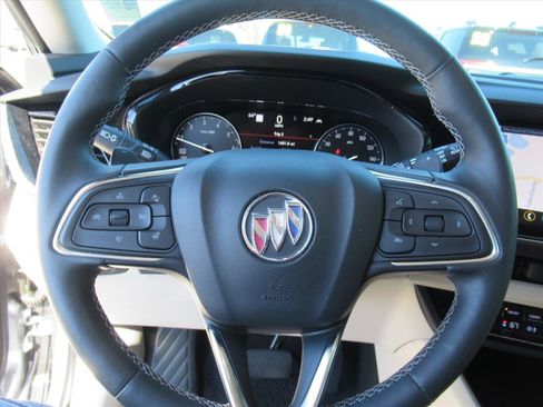 Used 2022 Buick Envision Avenir w/ Technology Package II image 23