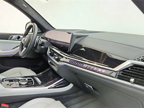 Used 2026 BMW X7 xDrive40i image 21