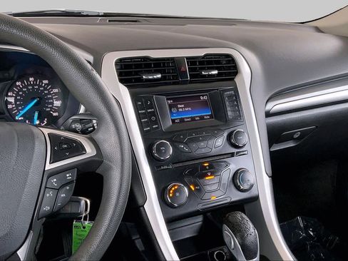 Used 2014 Ford Fusion SE FWD image 6
