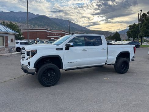 Used 2022 GMC Sierra 1500 SLE w/ X31 Off-Road Package AWD/4WD image 1