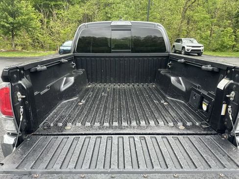 Used 2020 Toyota Tacoma TRD Off-Road AWD/4WD image 23