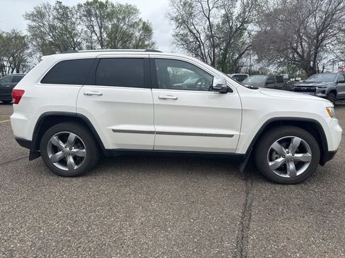 Used 2012 Jeep Grand Cherokee Limited w/ Luxury Group II AWD/4WD image 2